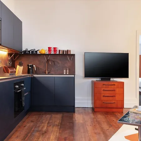 Chelsea House Apartment